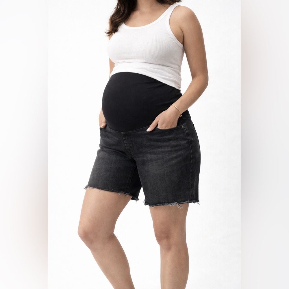 ISABEL Maternity Black Shorts NWT